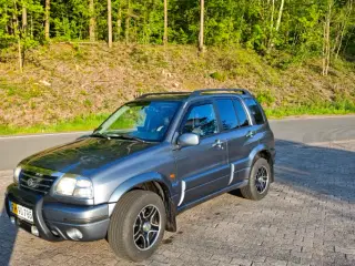 Suzuki Grand Vitara 2,5 V6 2004