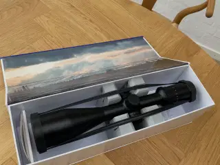 Utrolig velholdt ZEISS V4 3-12x56