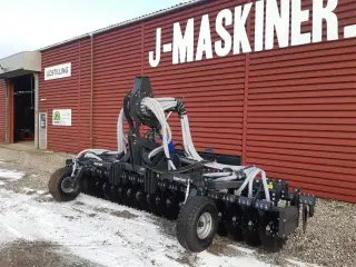 - - - gylle nedfælder 5 meters