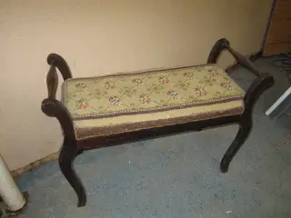 Klaverbænk  Vintage med  polstret sæde- helst afhe