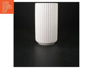 Hvid keramikvase fra Lyngby (str. 20 cm)