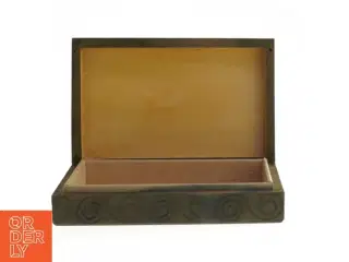 Træ/metal æske med jagtmotiv relief (str. 16x10,5x4 cm)