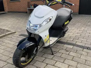 Scooter Peugeot Streetzone