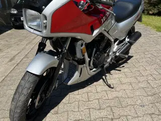 Honda VF 1000 F