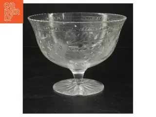 Dekorativ glasskål på fod (str. Ø. 18,5 cm. længde. 14,5 cm)