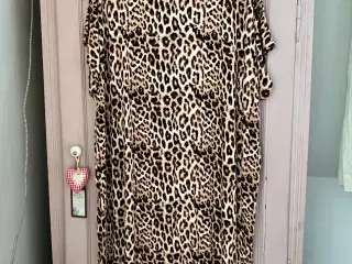 leopard kjole fra VRS
