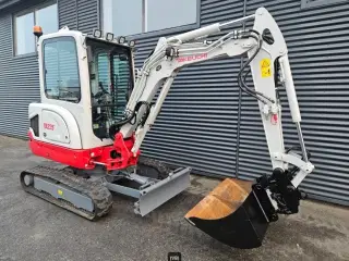 Takeuchi TB 225