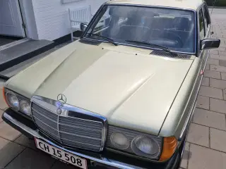 Mercedes-Benz w123 - 200 benzin 