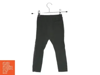 Bukser fra Uniqlo (str. 92)