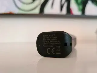 Ny PowerBank + Hovedtelefoner Sælges 
