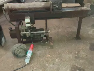 Kraftig brændekløver sælges