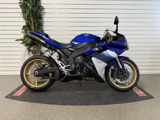 Yamaha YZF-R1 