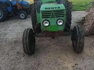 Flot ældre Deutz traktor