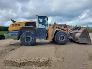Liebherr L 586