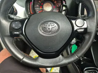 Toyota Aygo 1,0 VVT-I X-Wave Sky 69HK 5d