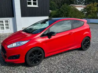 Ford Fiesta Red Edition 140 HK