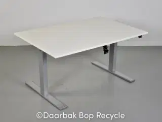 Holmris hæve-/sænkebord med hvid laminat, 120 cm.