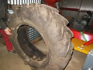 Taurus 360/70 R24
