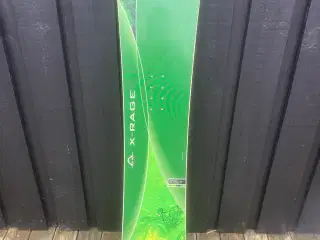 Snowboard på 147 cm mrk. X-Rage