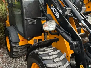 JCB 403 Plus Agri Med kabine og 30 km/t