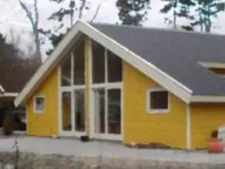 Nyere 12 pers. Sommerhus t�t ved strand og skov