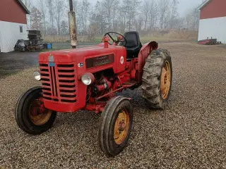 IH. 275  Traktor