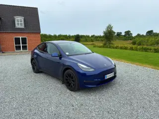 Tesla Model Y  Long Range AWD