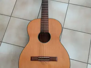 Klassisk akustisk guitar