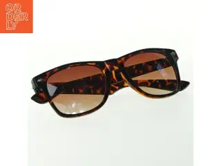 Brune solbriller med skildpaddemønster (str. Voksen)