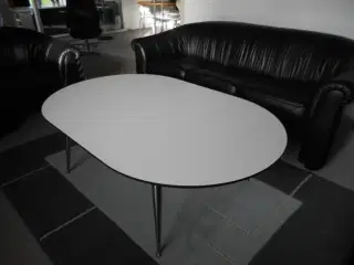 Sofabord hvid laminat med stålben .