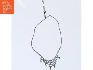 Halskæde med sten (str. 48 cm)