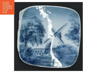 B&G porcelænsplakette Dybbøl Mølle fra Bing & Grøndahl (str. 8x8x1 cm)