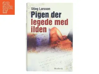 Pigen Der Legede Med Ilden af Larsson, Stieg (Bog)