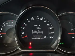 Kia Ceed 1,6 GDI Premium 135HK 5d 6g
