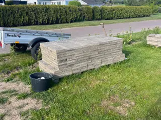 Havefliser 20x40 kan afhentes 375 stk 22 m2