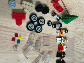 Forskellige Lego figurer osv.