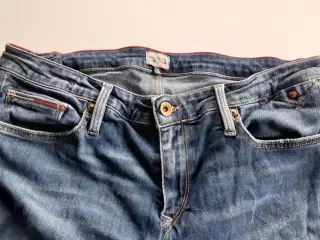 Jeans str. 33/31 slim