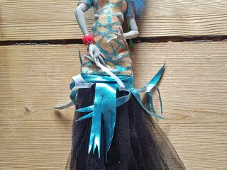 Monster High Ghoulia Yelps dukke