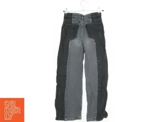 Tofarvede jeans fra H&M (str. 134)