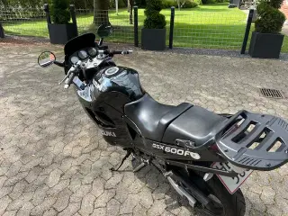 Suzuki GSX600F sælges