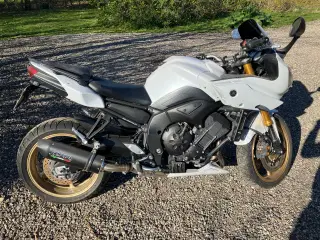 Motorcykel Yamaha FZ8