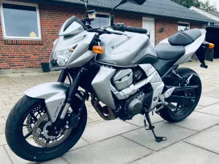 Kawazaki z750 2007 kun 8.800 km