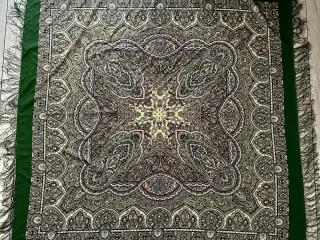 To store retro uldsjal fra Rusland i flot stand