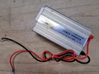 Inverter 12 / 220 volt