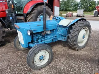 VETERAN TRAKTOR,
