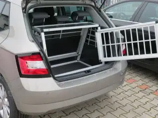 Hundebur Skoda Fabia Hatchback