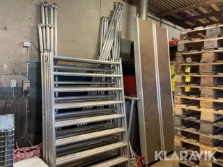 Rullestillads som på billedet sælges.