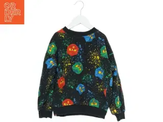 Sweatshirt med Ninjago-motiv fra H&M (str. 122)