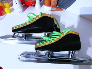 SHORT TRACK HIGH SPEED KSS IS SKØJTER / ICE SKATES