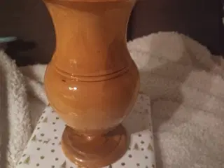 Vase i træ